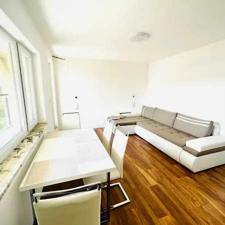 Villa Slnecna Vila Pod Lesom