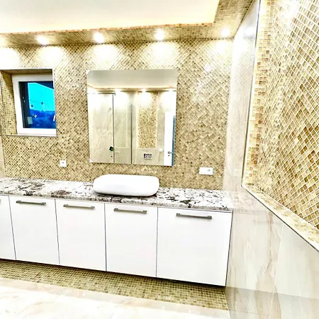Slnecna Vila Pod Lesom Villa